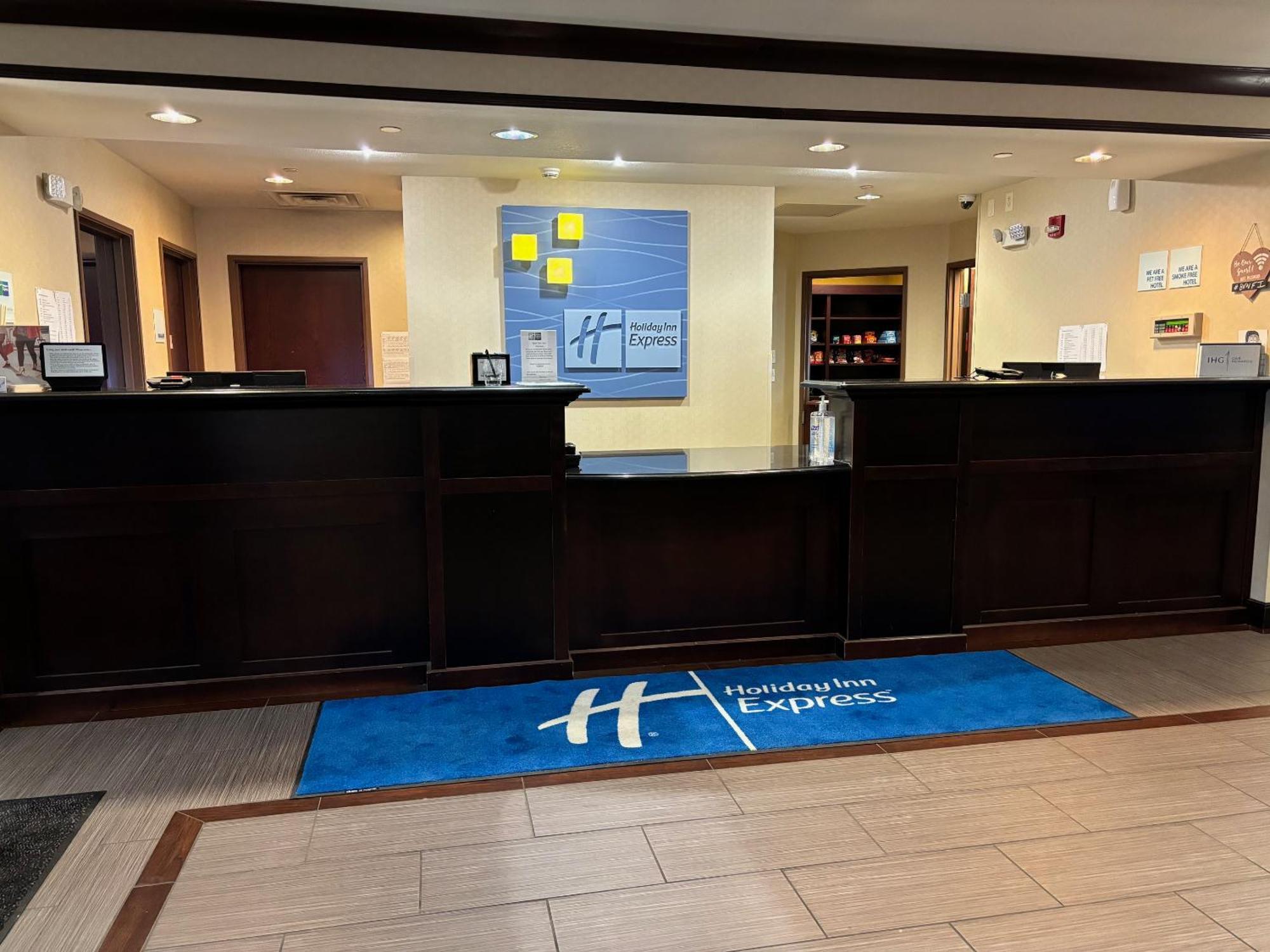 Holiday Inn Express&Suites Belle Vernon Extérieur photo