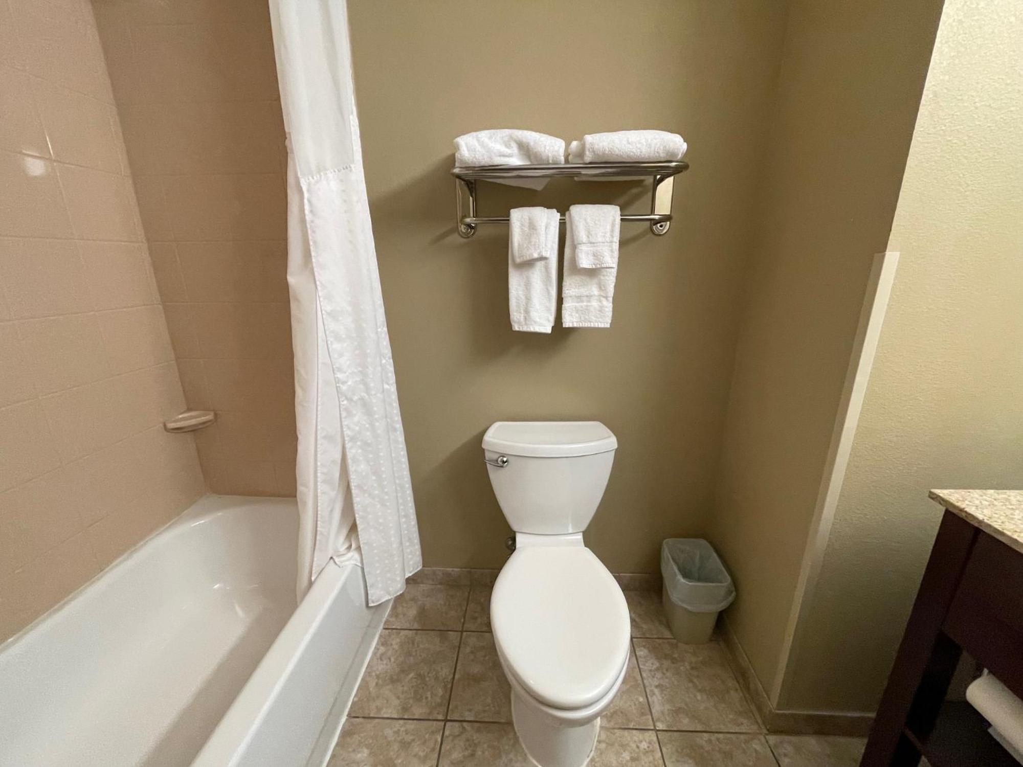 Holiday Inn Express&Suites Belle Vernon Extérieur photo