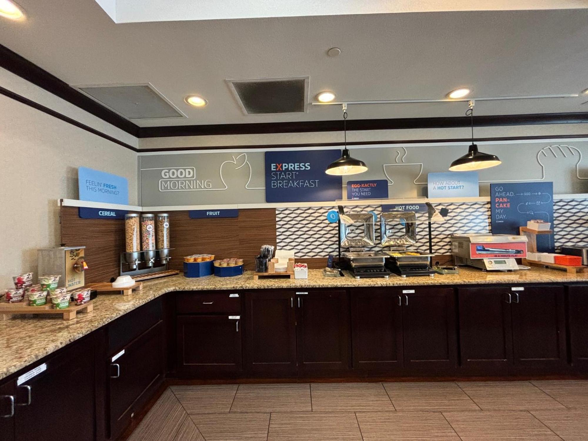 Holiday Inn Express&Suites Belle Vernon Extérieur photo