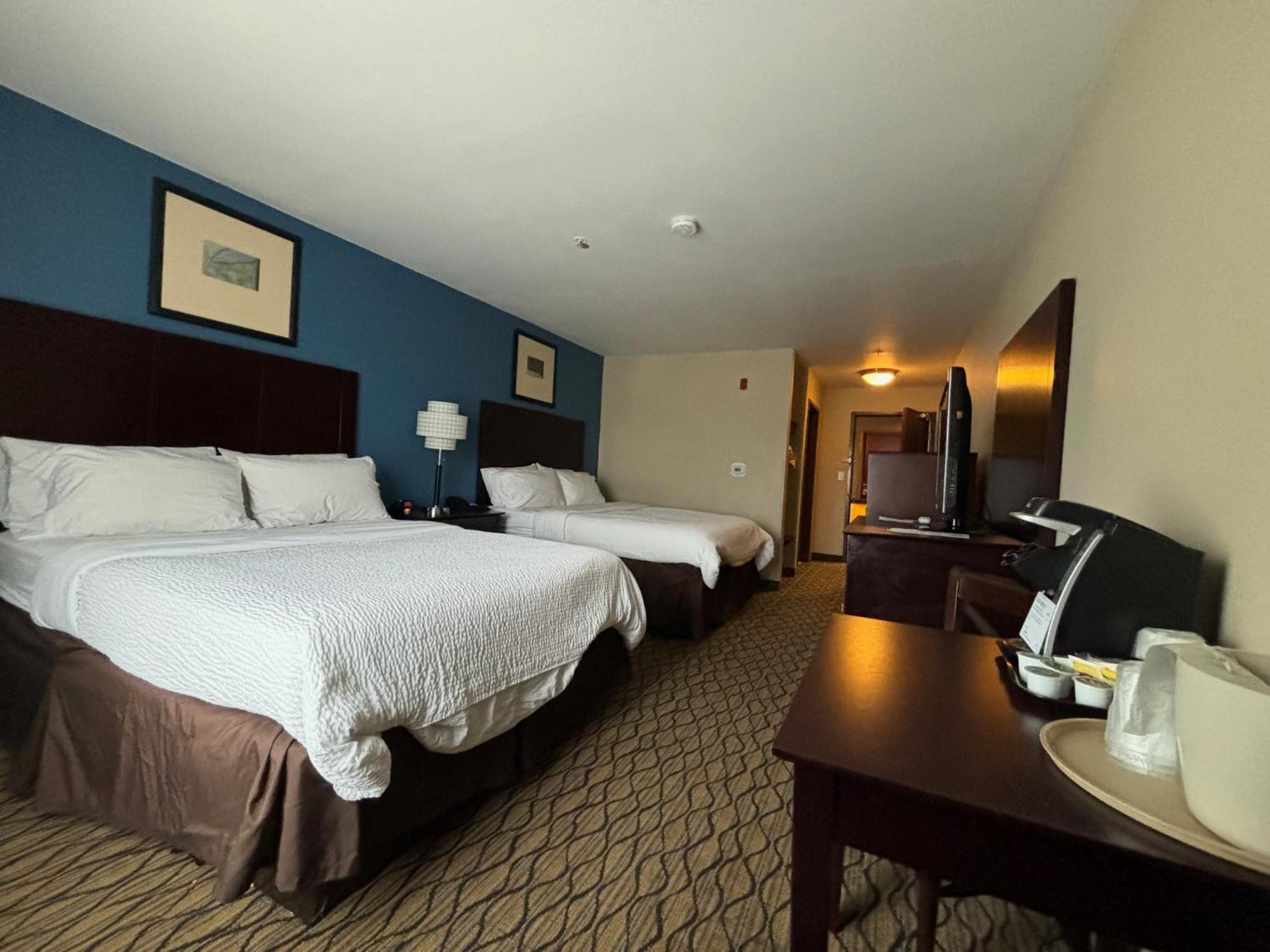 Holiday Inn Express&Suites Belle Vernon Extérieur photo